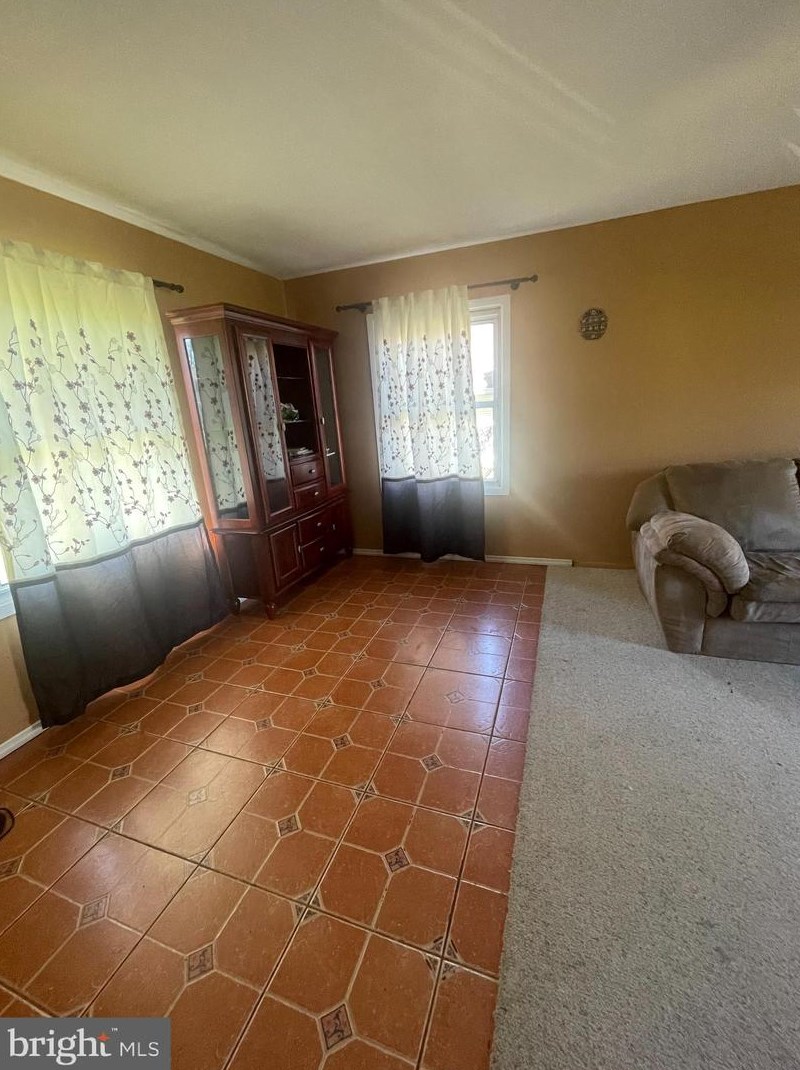 60 Petunia Ln, Willingboro, NJ 08046