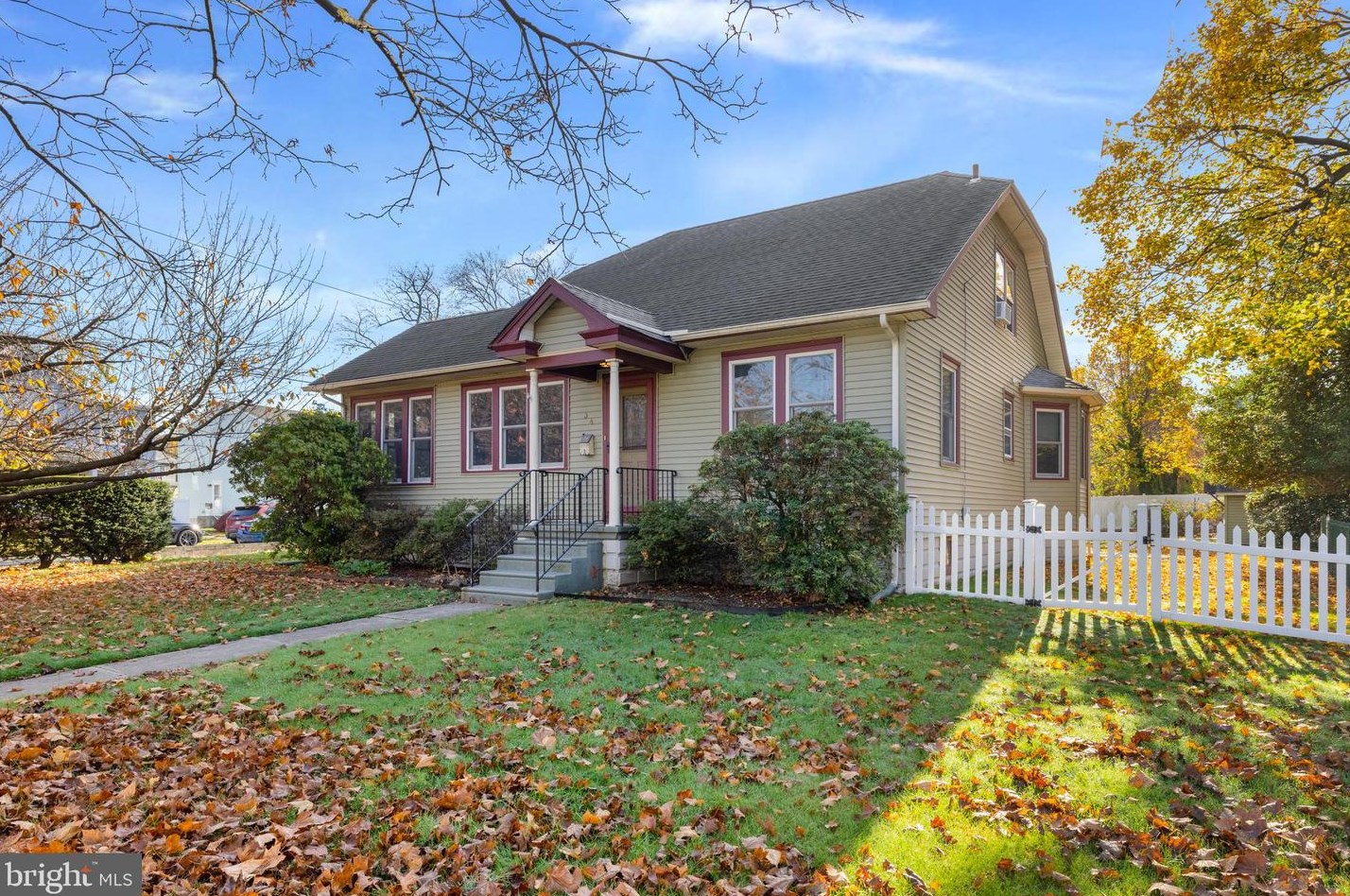 34 E Charles St, Palmyra, NJ 08065