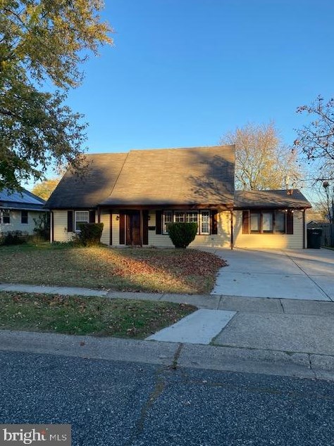38 Hamilton Ln, Willingboro, NJ 08046