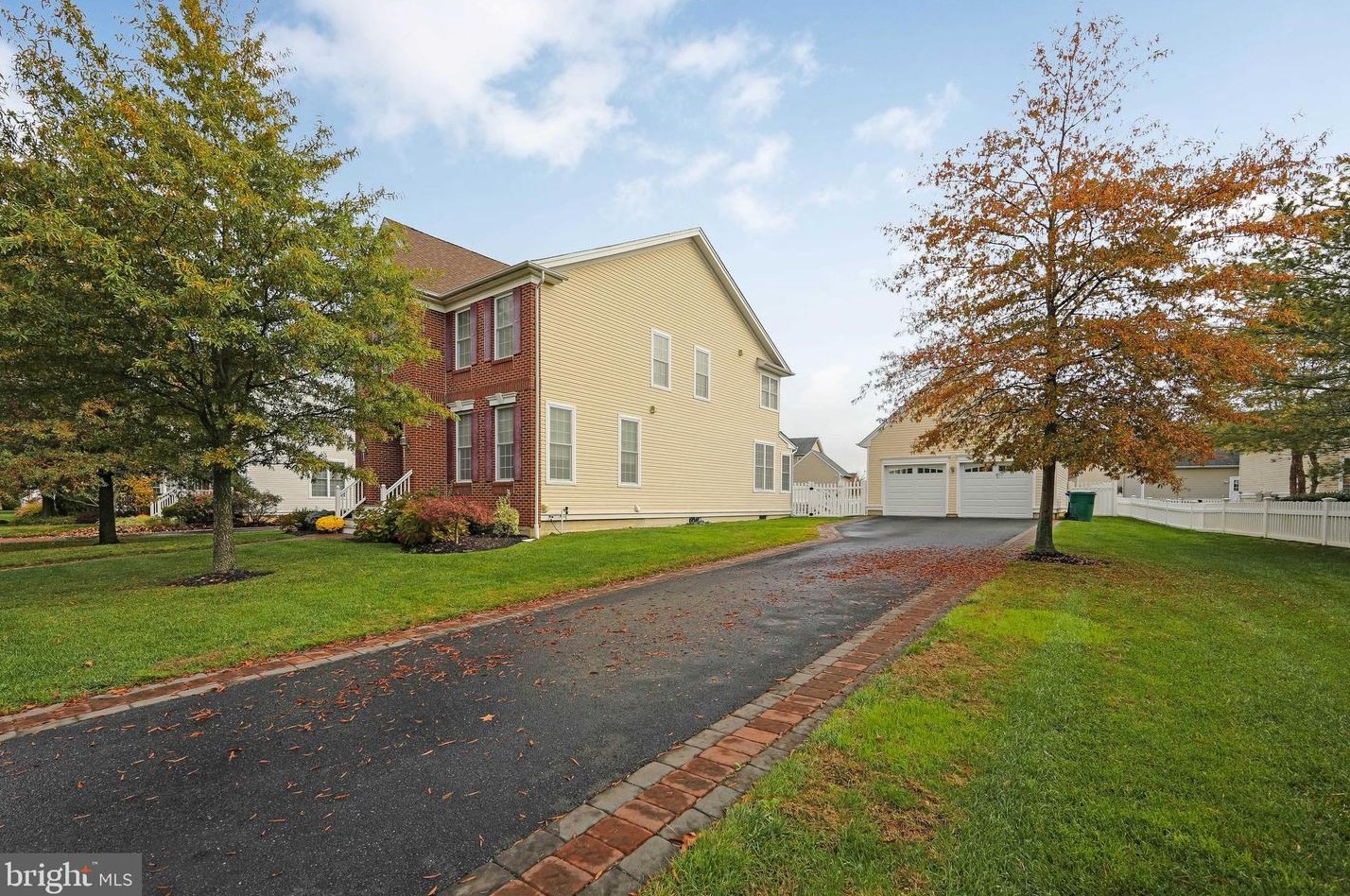 45 Fenton Ln, Chesterfield, NJ 08515-9724