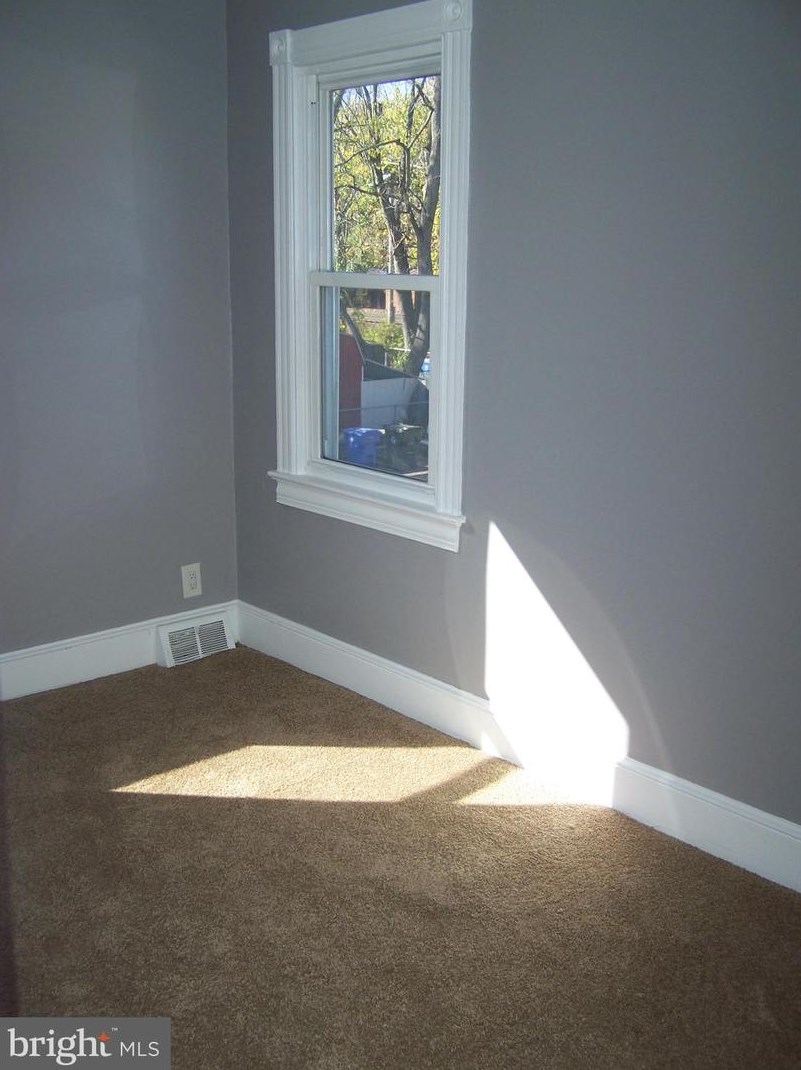 623 Bordentown Rd, Burlington NJ  08016-1923 exterior