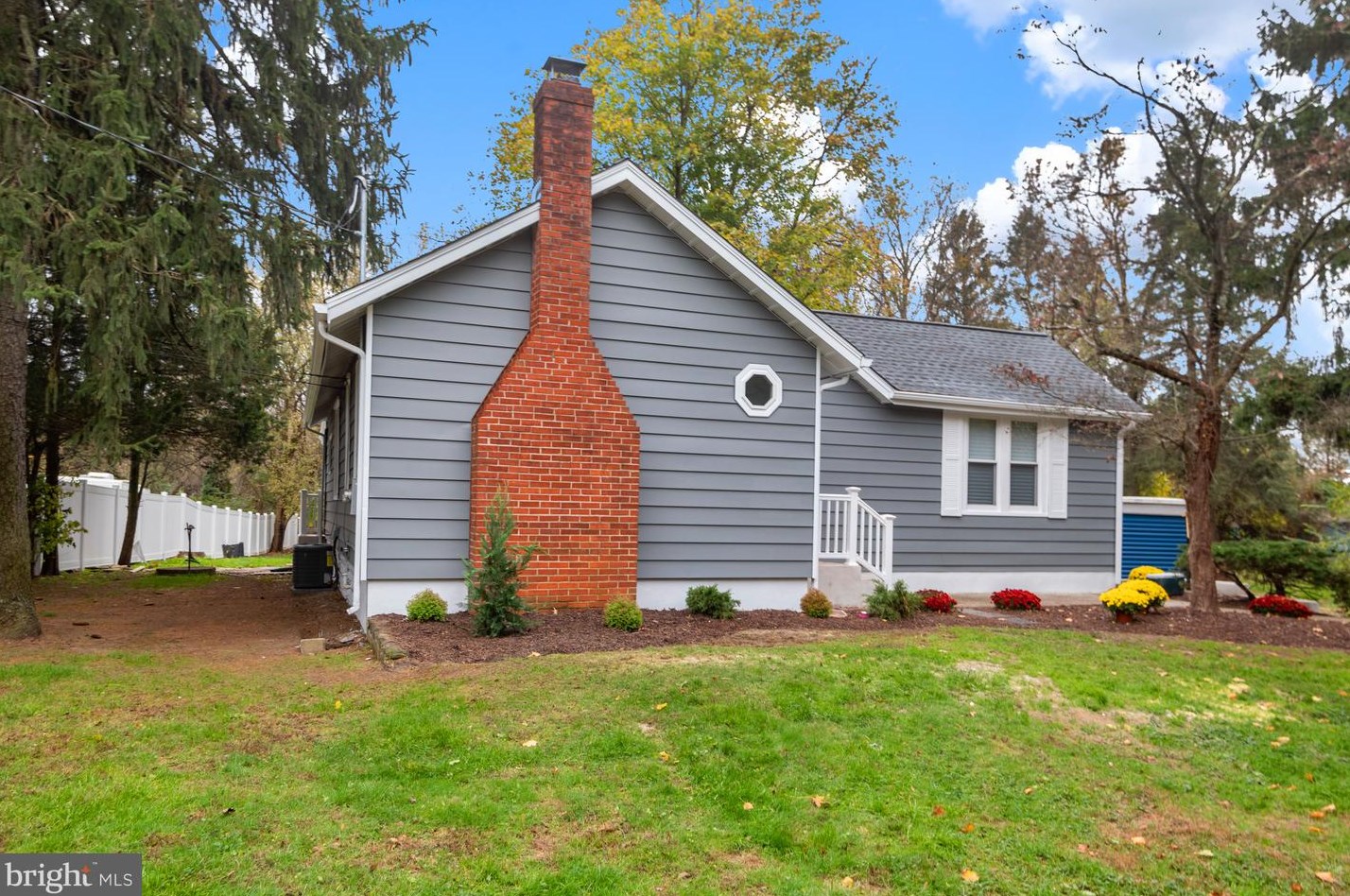 3 Wedel Ave, Mount Laurel, NJ 08054