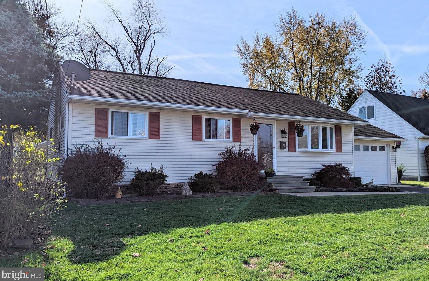 73 Hinkle Dr, Chesterfield, NJ 08505-2700