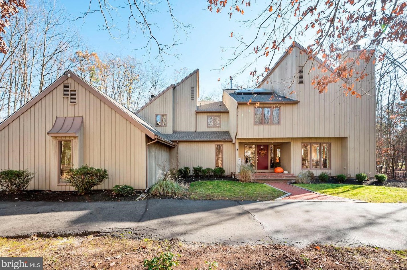 11 Yardley Dr, Medford, NJ 08055