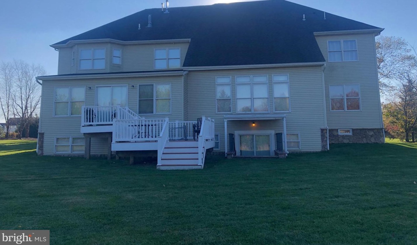 304 Crescent Dr, Chesterfield NJ  08505-2258 exterior