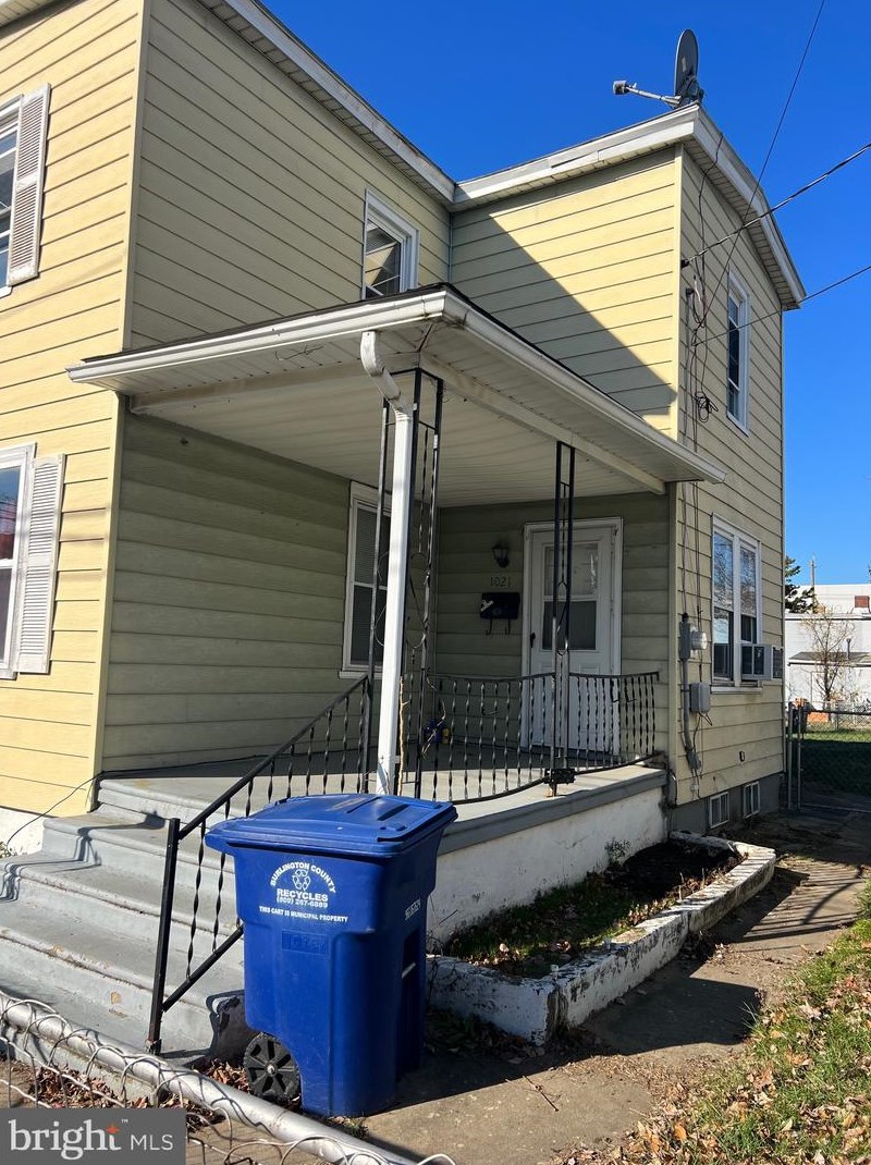 1021 W 3rd St, Florence, NJ 08518