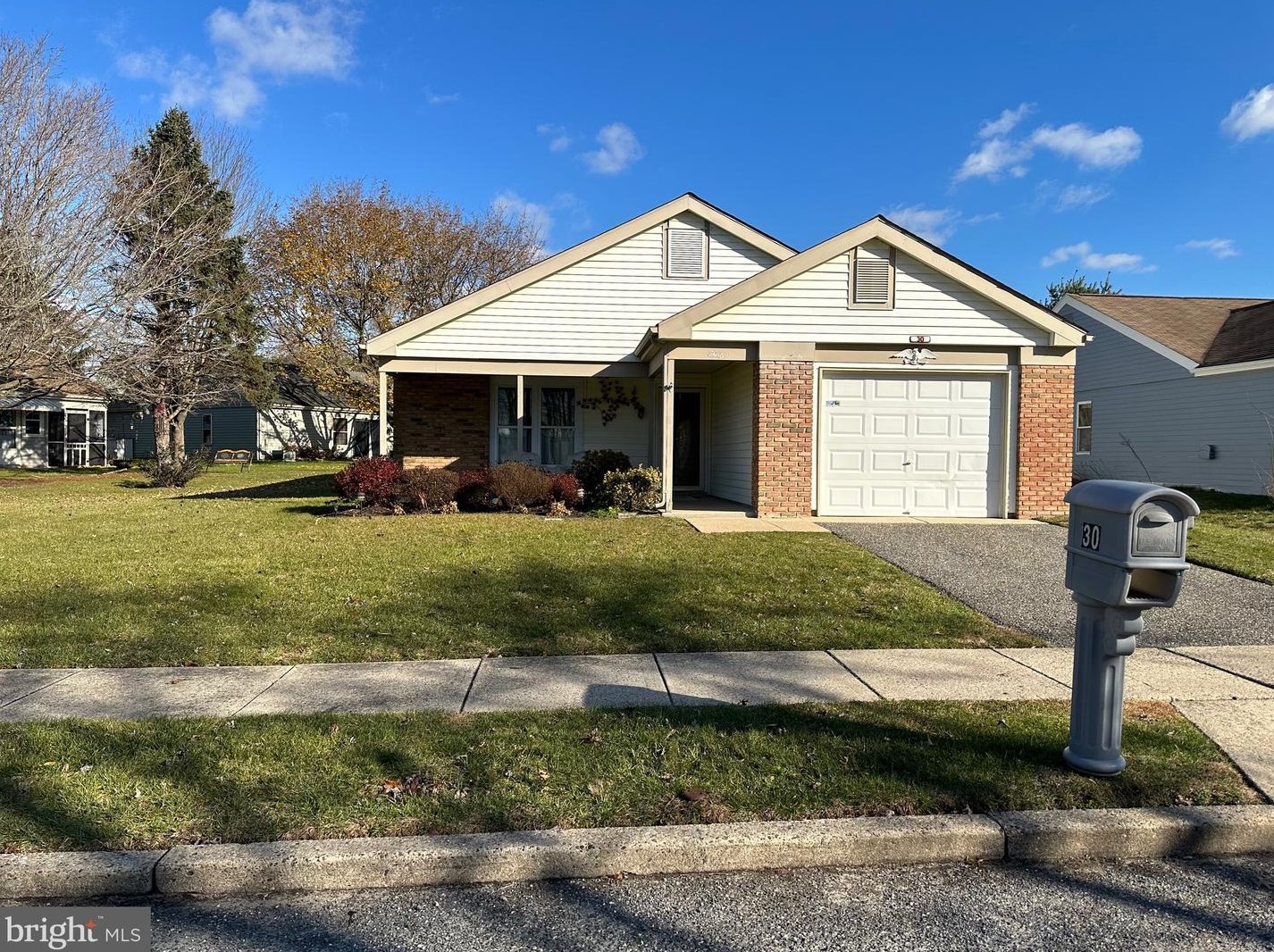 30 New Castle Dr, Southampton, NJ 08088-1241