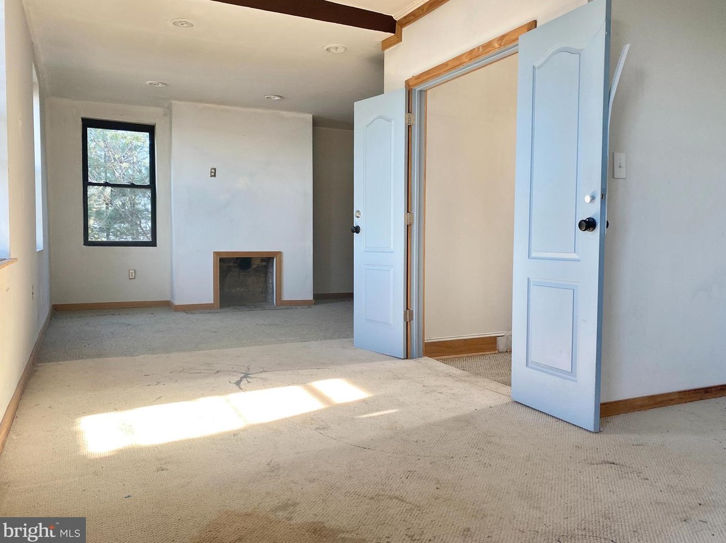 26 Riverbank Ave, Beverly NJ  08010-1310 exterior