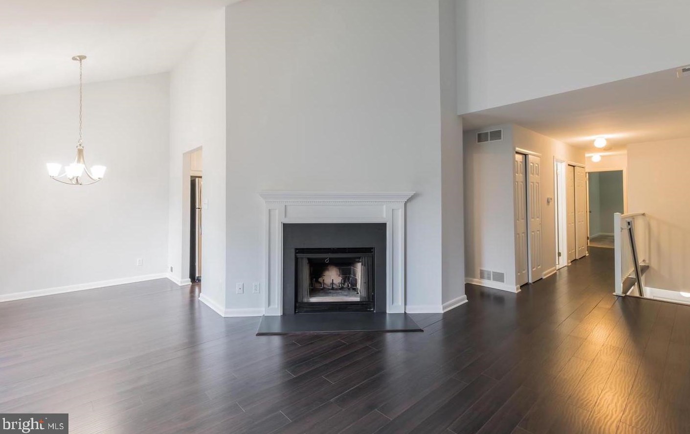 802 Cypress Point Cir, Mount Laurel, NJ 08054-2745
