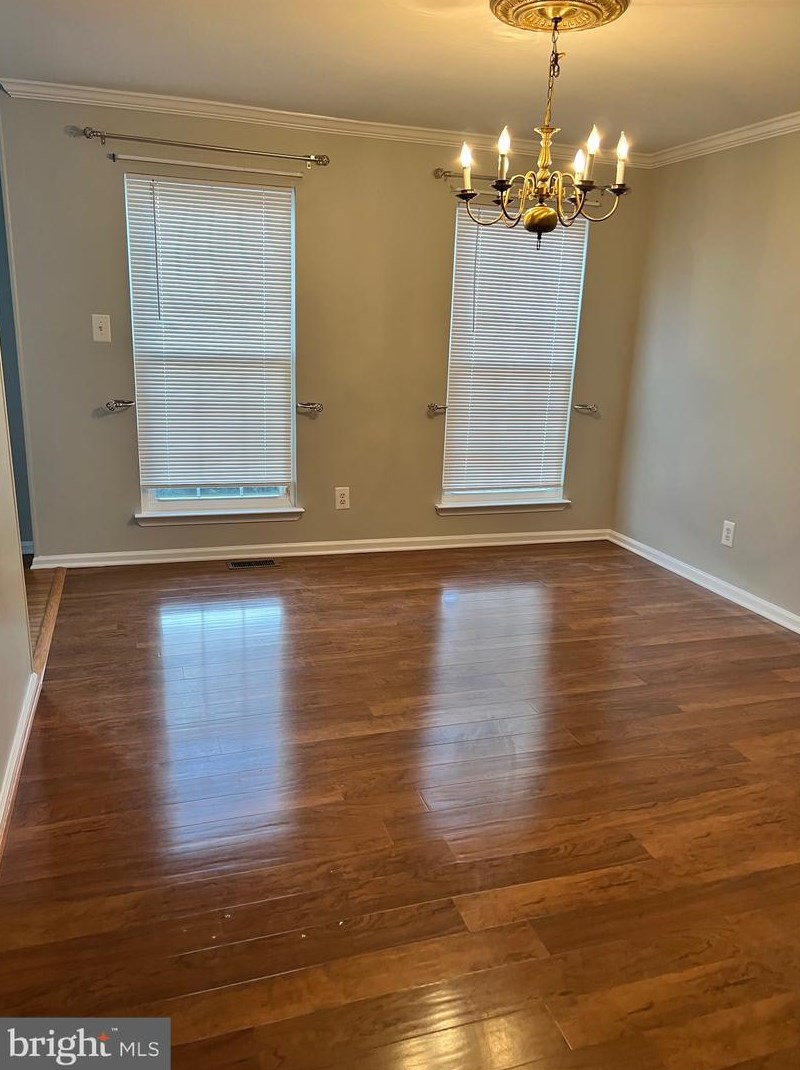 37 Jennifer Ln, Burlington, NJ 08016