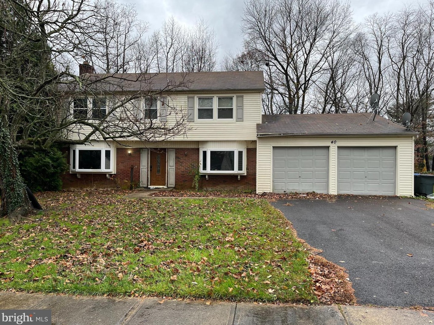40 E River Dr, Willingboro, NJ 08046
