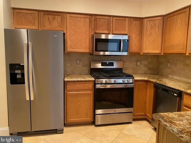 6303 Preston Way, Mount Laurel NJ 08054-6822 exterior