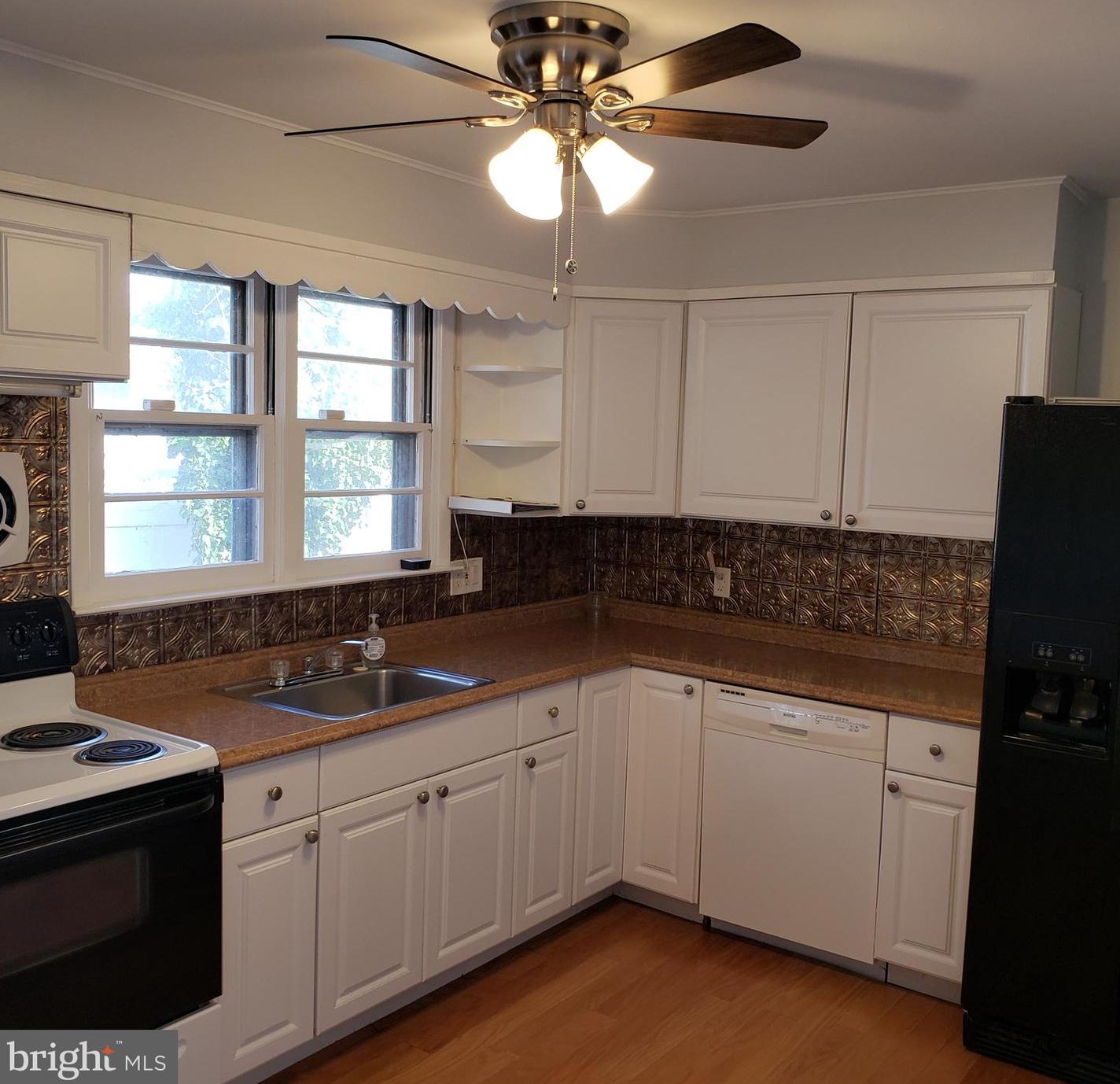 125 Fairfax Dr, Riverton, NJ 08077