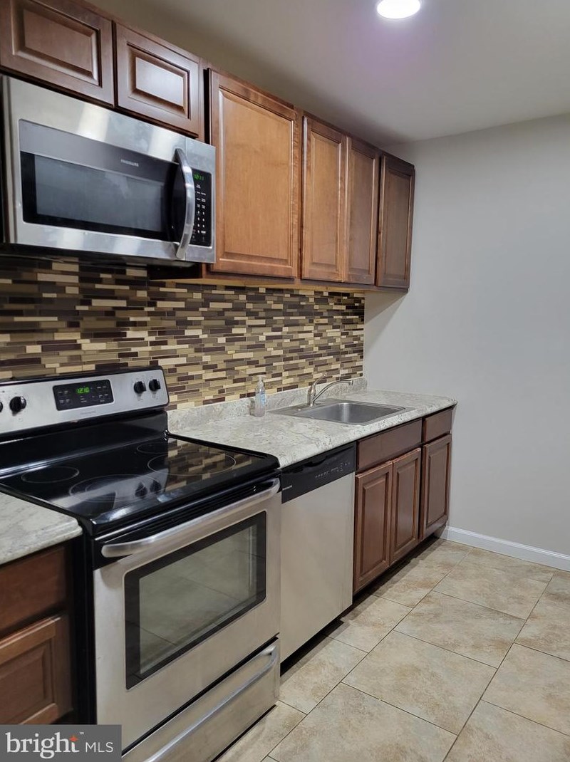 16 Ridgewood Pl, Willingboro, NJ 08046