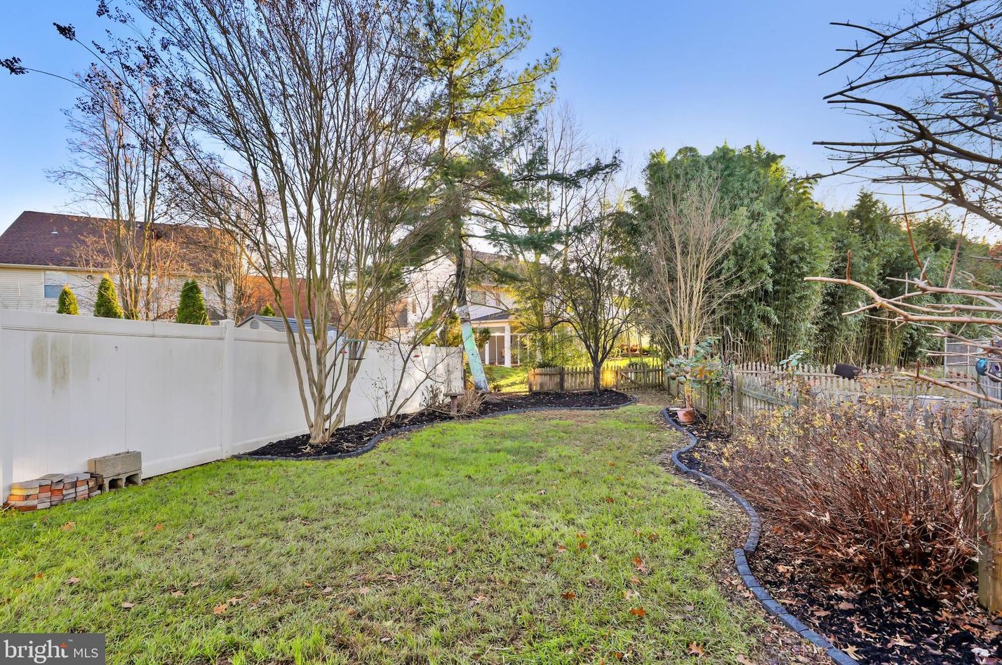 16 Southgate Dr, Mount Laurel, NJ 08054