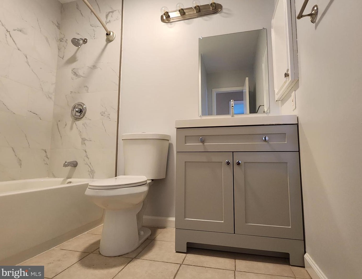 10 Gardenbrook Ln, Willingboro, NJ 08046