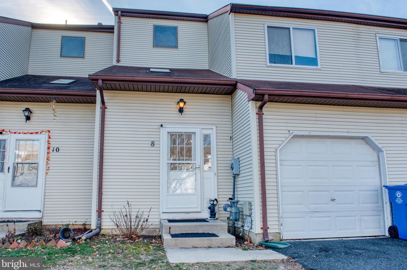 8 Bayleaf Dr, Lumberton Township, NJ 08048