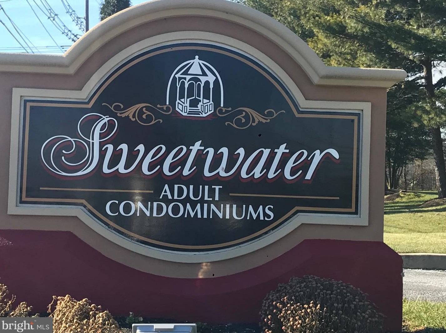 504 Sweetwater Dr, Riverton, NJ 08077