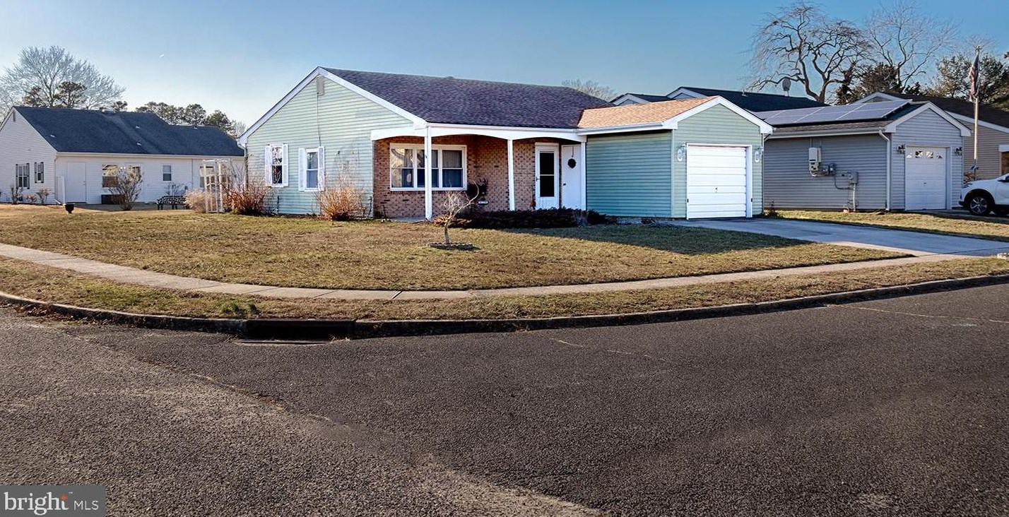 2 Dartmoor Pl, Southampton, NJ 08088-1112