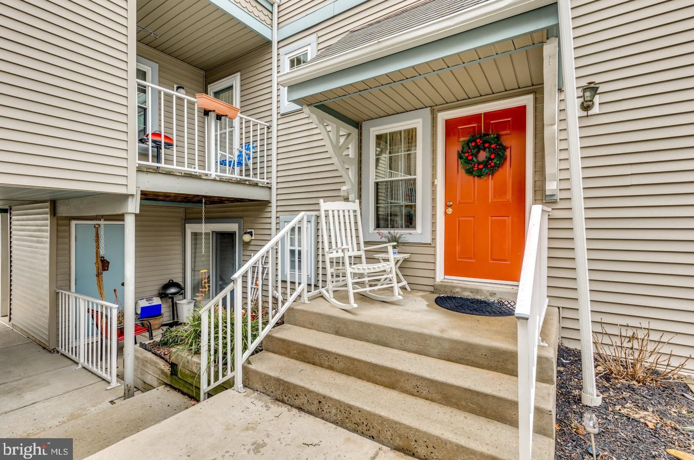 206 Sweetwater Dr, Riverton, NJ 08077