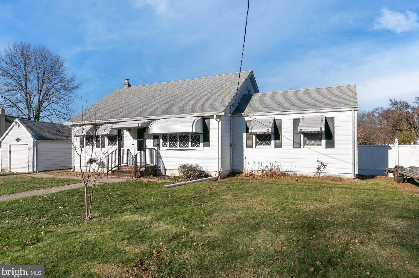 5 Elm Ave, Chesterfield, NJ 08505-1909