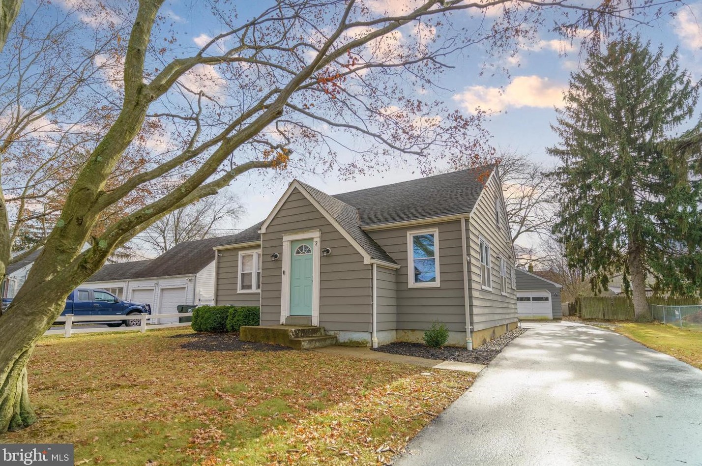 2 Elm Ave, Chesterfield, NJ 08505-1910