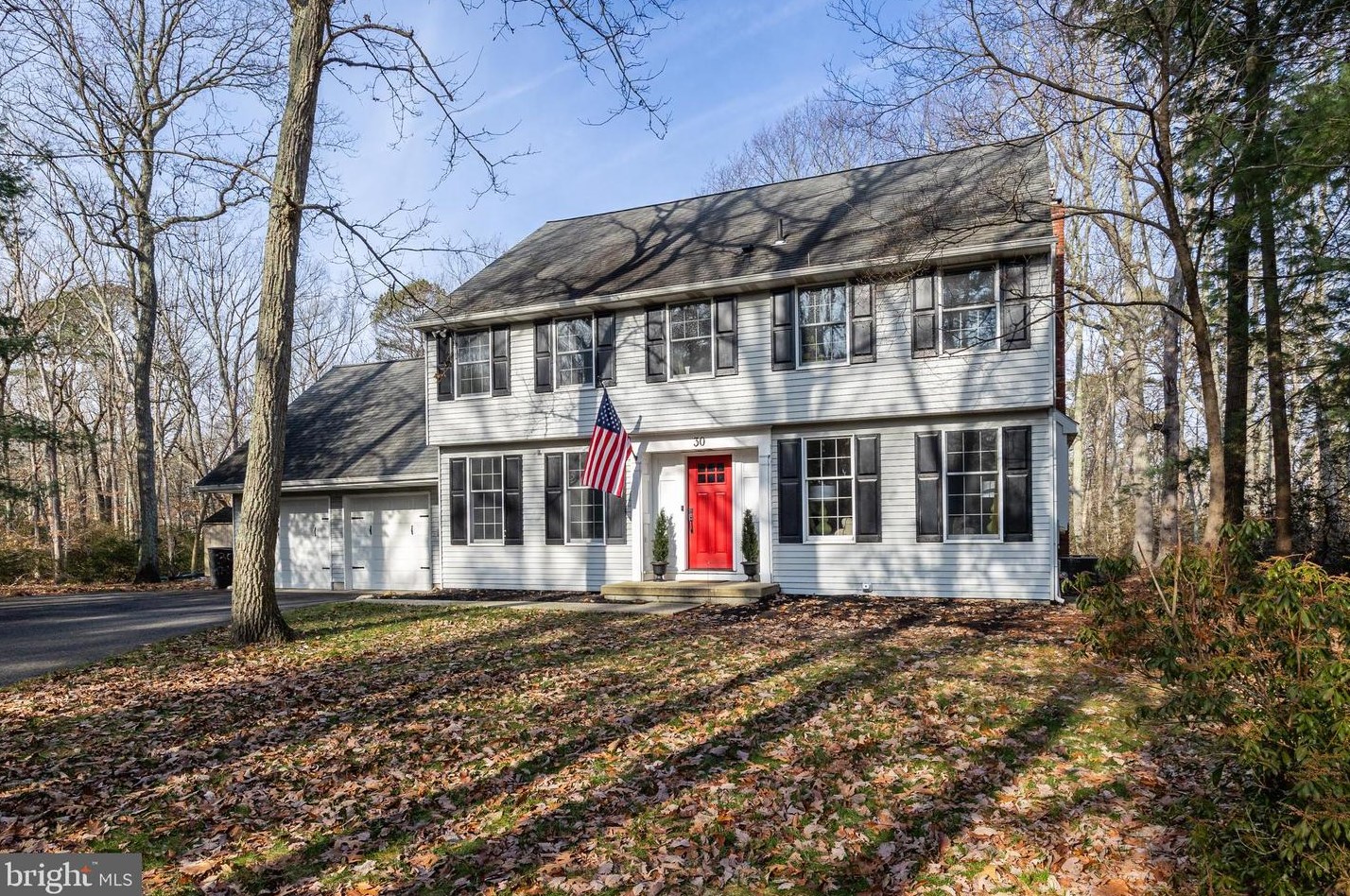 30 Tall Pine Ct, Medford, NJ 08055