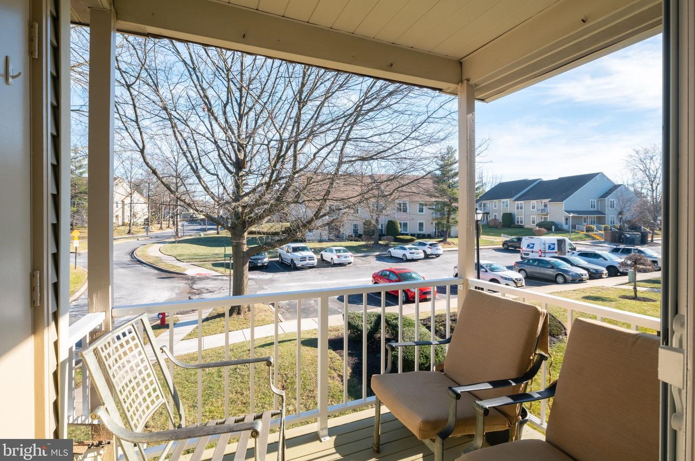 1678 Thornwood Dr, Mount Laurel NJ  08054-1811 exterior