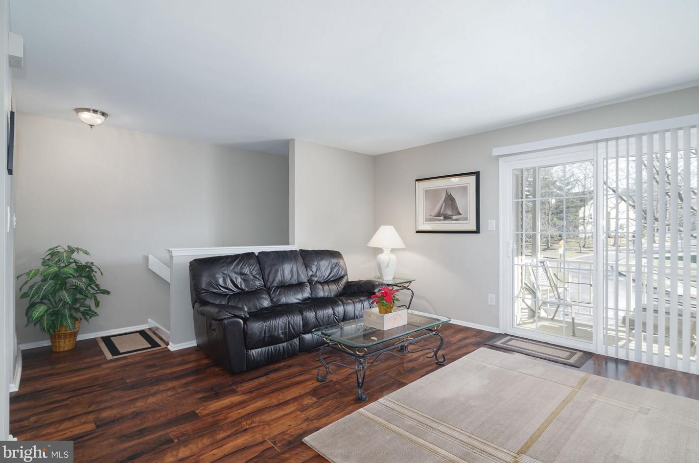 1678 Thornwood Dr, Mount Laurel NJ  08054-1811 exterior