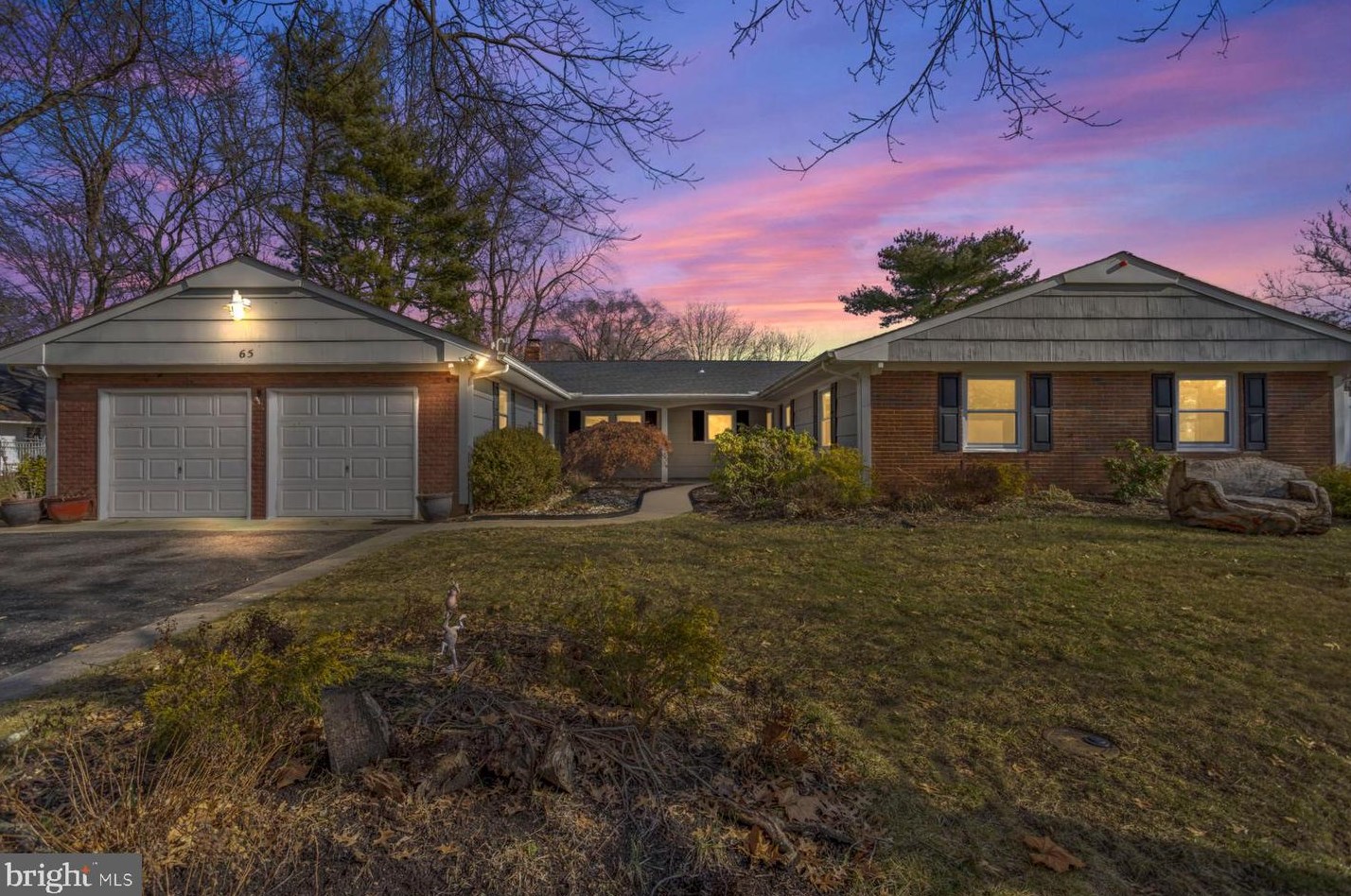 65 Woodhaven Ln, Willingboro, NJ 08046