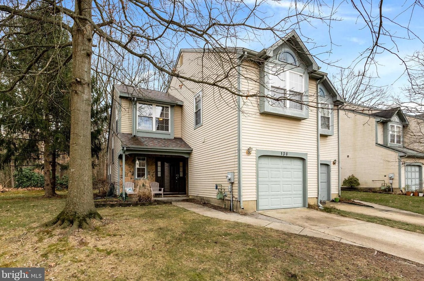 130 Kettlebrook Dr, Mount Laurel, NJ 08054-2664