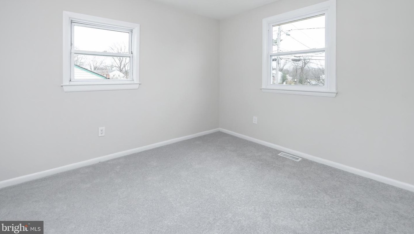 152 Glenbrook Dr, Mount Laurel NJ  08054-1046 exterior