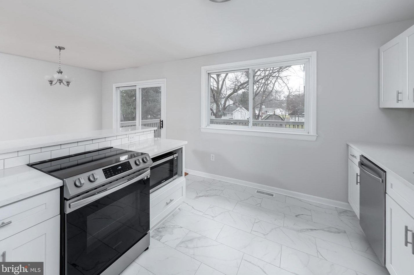 152 Glenbrook Dr, Mount Laurel NJ  08054-1046 exterior