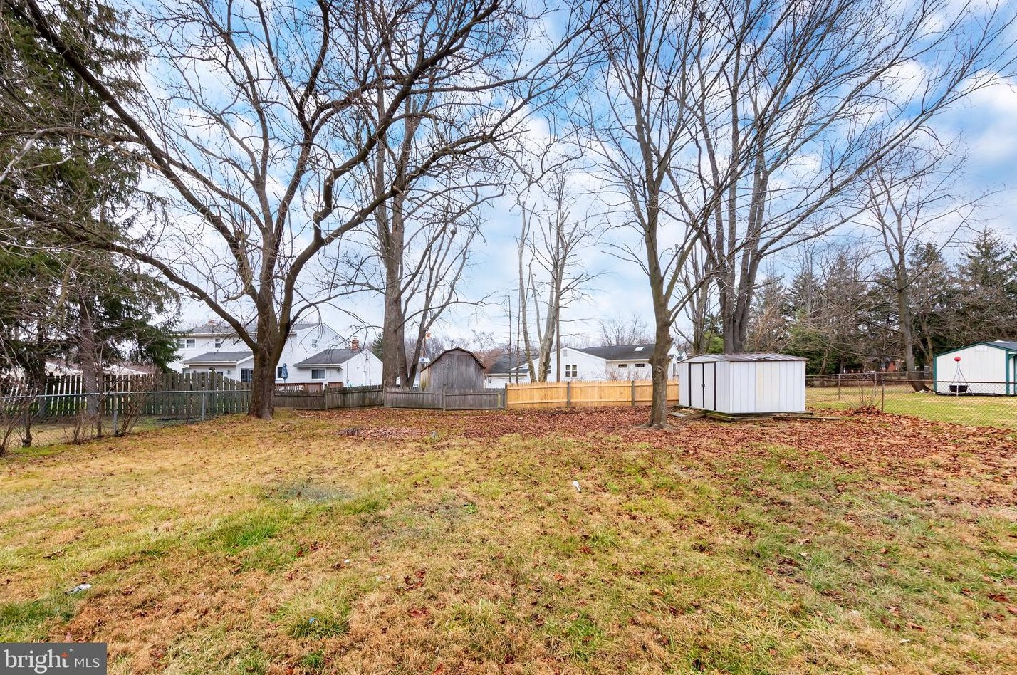 152 Glenbrook Dr, Mount Laurel NJ  08054-1046 exterior