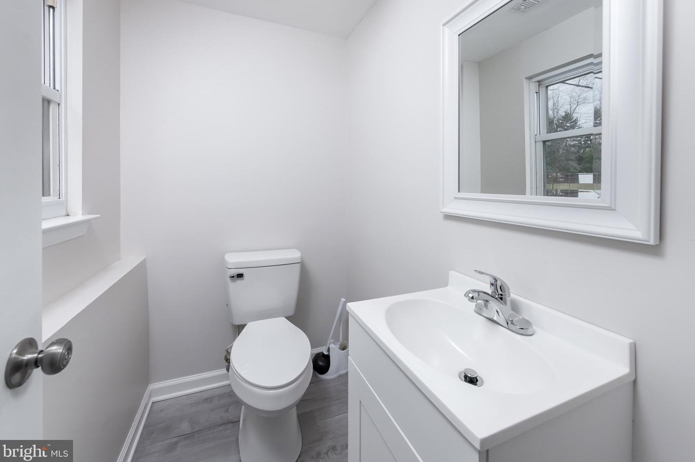 152 Glenbrook Dr, Mount Laurel NJ  08054-1046 exterior