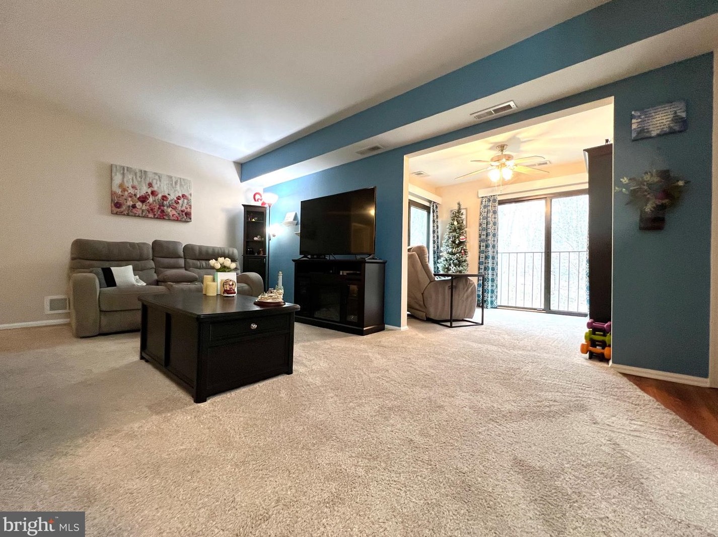 118 W Bluebell Ln, Mount Laurel, NJ 08054