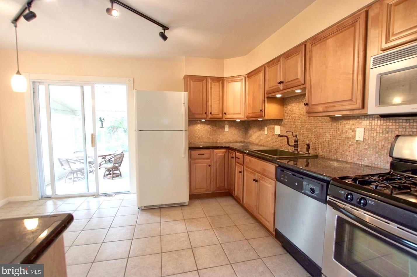 6 Isleta Ln, Browns Mills, NJ 08015