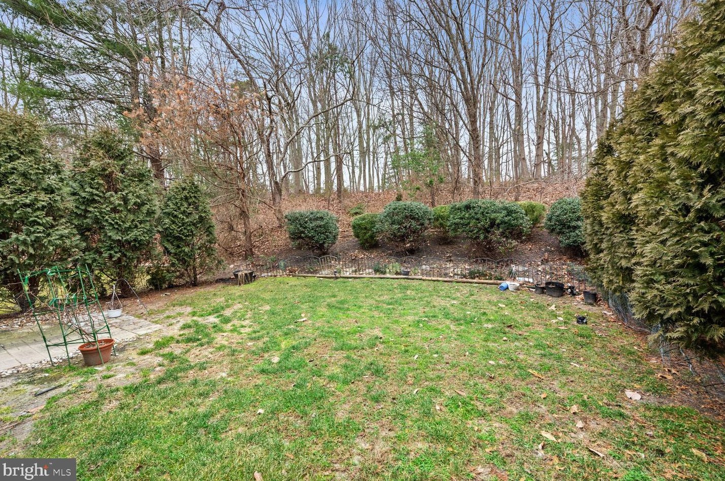 130 Buckingham Dr, Southampton NJ  08088-1246 exterior