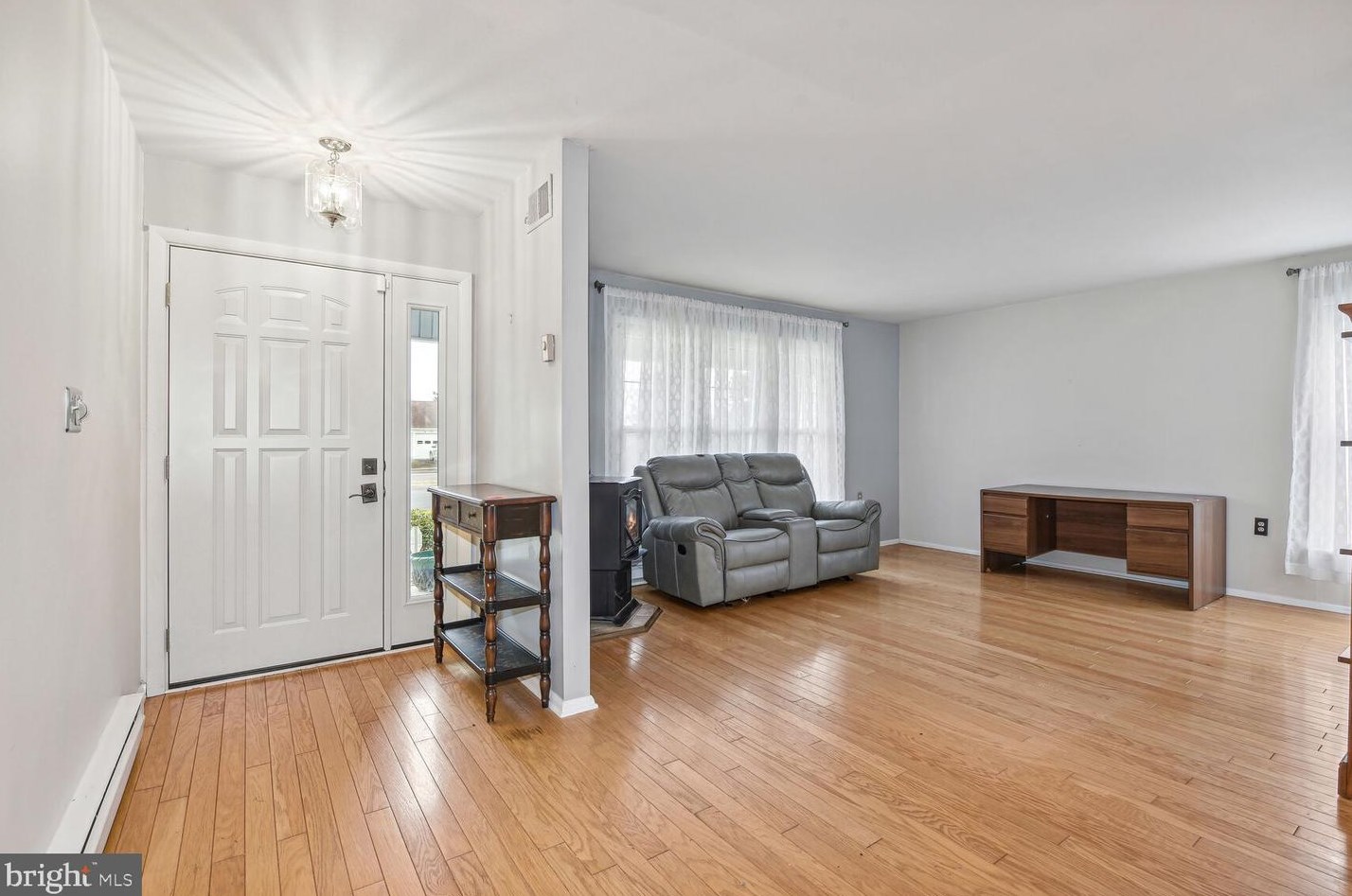 130 Buckingham Dr, Southampton NJ  08088-1246 exterior