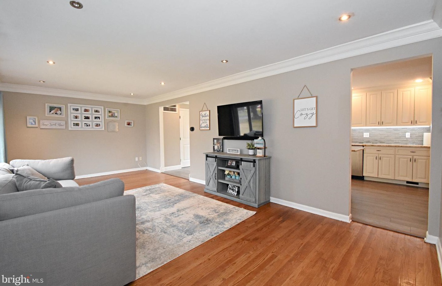 100 Woodview Ln, Riverton, NJ 08077