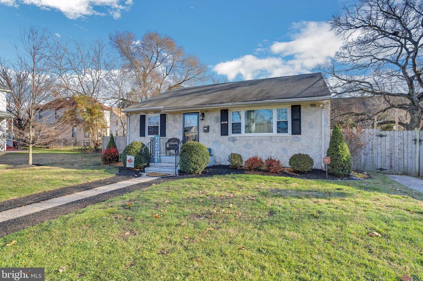 502 W 2nd St, Palmyra, NJ 08065