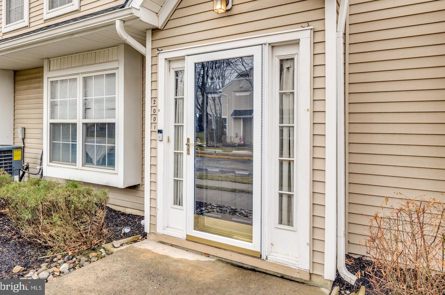 2001 Saxony Dr, Mount Laurel, NJ 08054