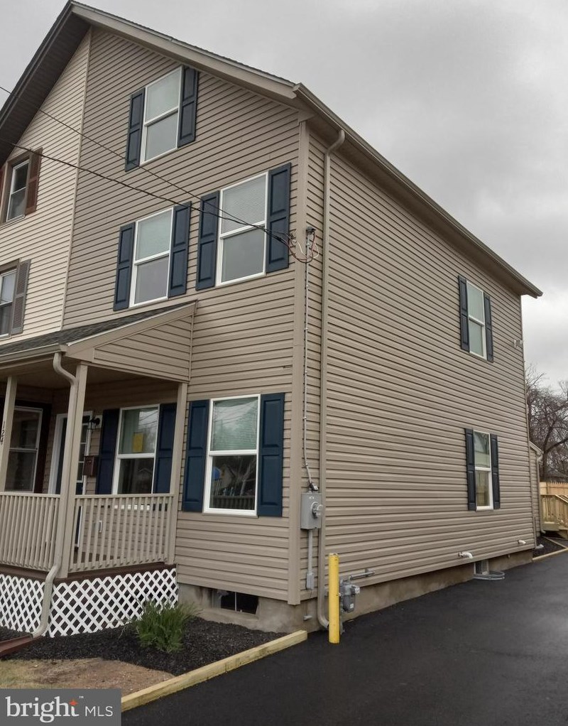 124 Pine St, Beverly, NJ 08010-3519
