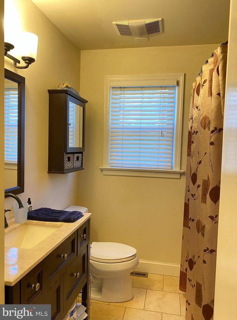 302 Washington Ave, Moorestown NJ 08057-2408 exterior