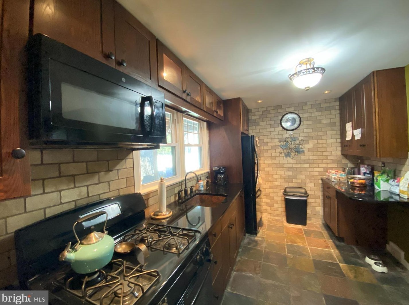 302 Washington Ave, Moorestown NJ 08057-2408 exterior