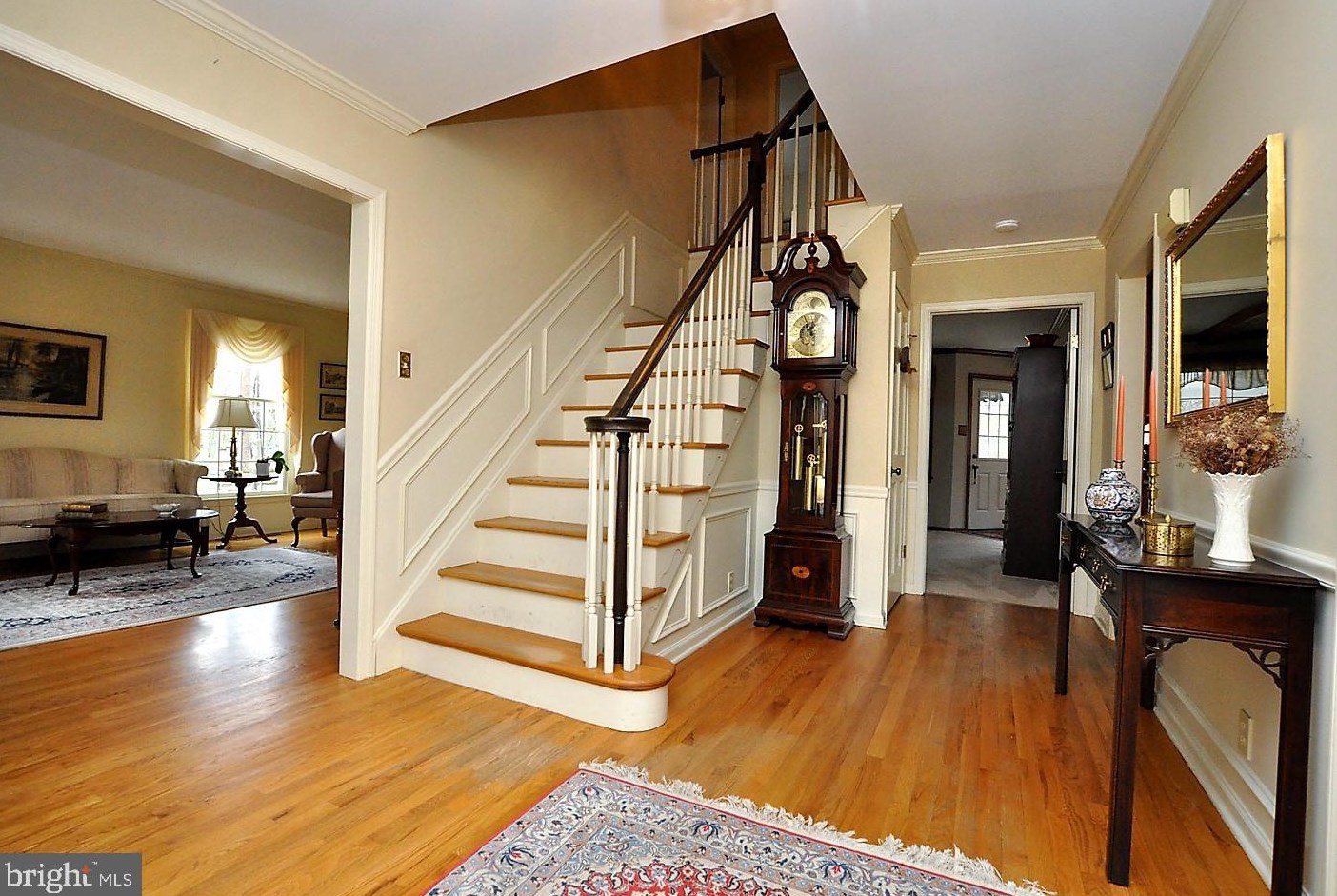 8 Preswick Dr, Medford, NJ 08055