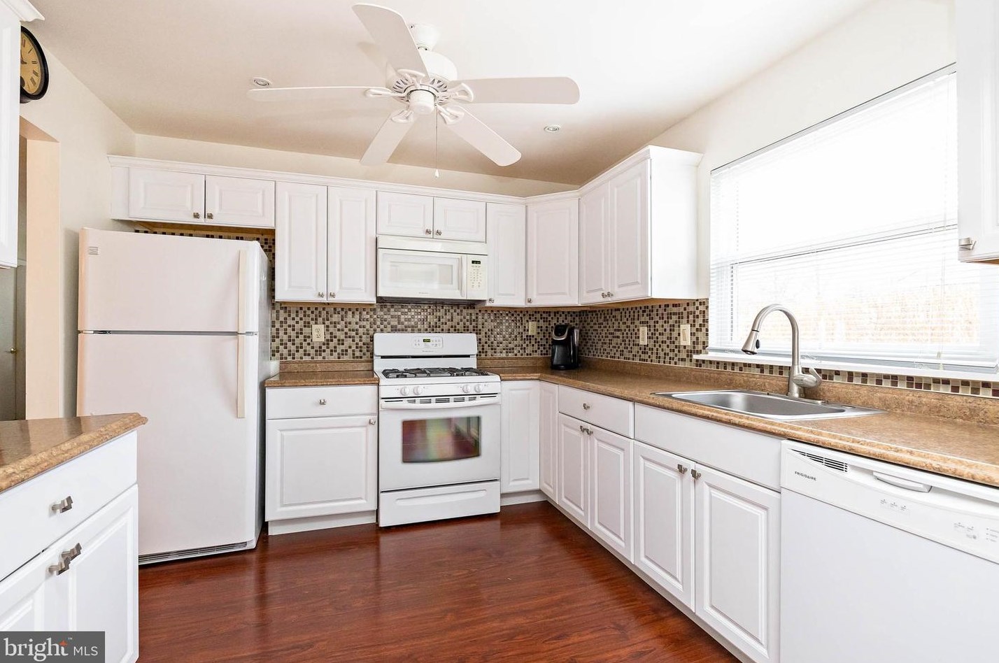 898 Westminster Dr, Southampton NJ  08088-1038 exterior