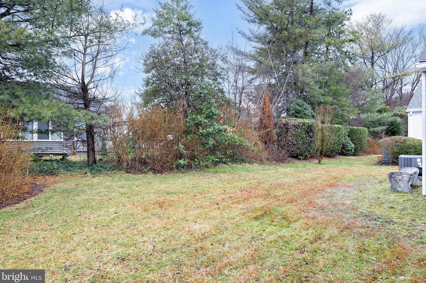 898 Westminster Dr, Southampton NJ  08088-1038 exterior