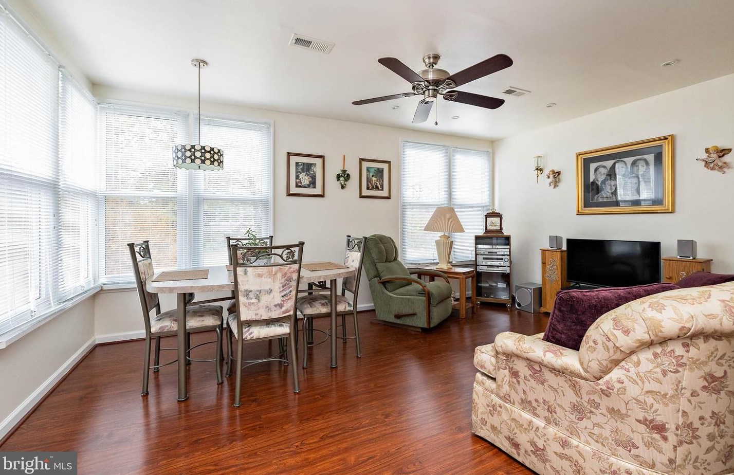 898 Westminster Dr, Southampton NJ  08088-1038 exterior