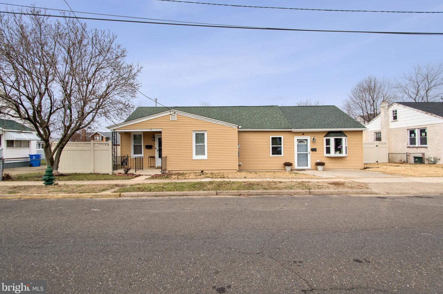 15 6th St, Burlington, NJ 08016-2708